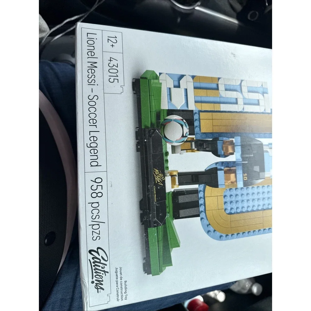 LEGO Editions Lionel Messi - Soccer Legend 43015 World Cup Argentina